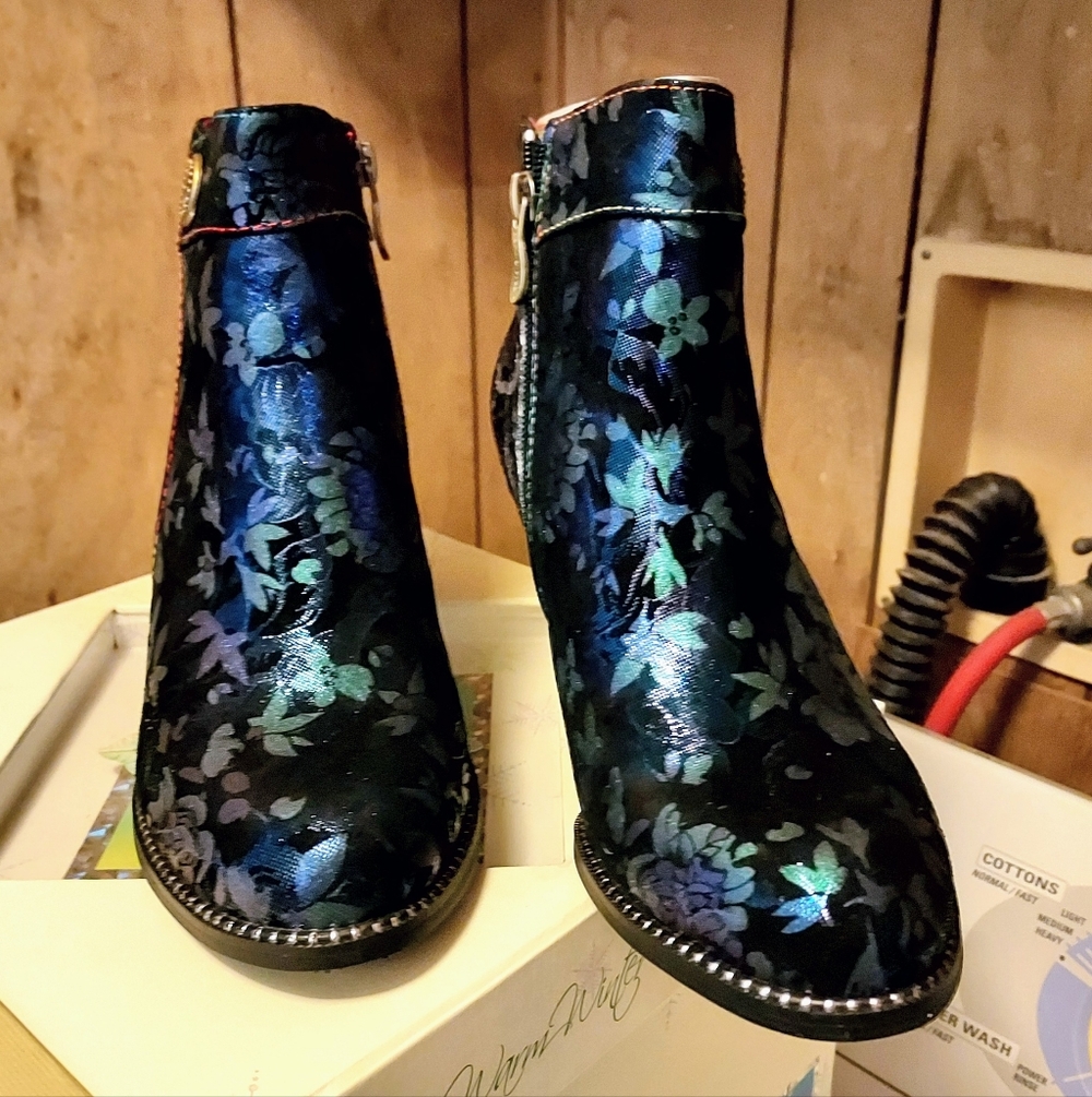 L'ATISTE Women's Floral Ankle Boots - Black and Blue - Picture 3 of 9